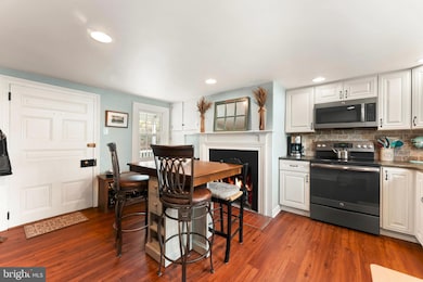 4005 Lower Rd, Levittown, PA 19056 - photo 5