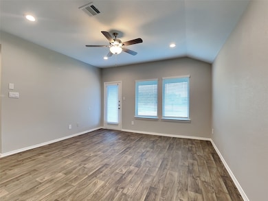 16505 Cascading Pines Ct, Conroe, TX 77302 - photo 2