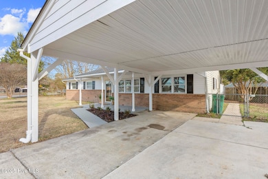 501 Holly Ct, Jacksonville, NC 28540 - photo 3