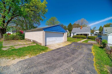 2201 Barrymore Ave-12