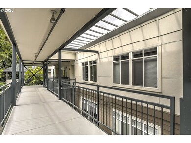 1815 SW 16th Ave unit 402, Portland, OR 97201 - photo 2