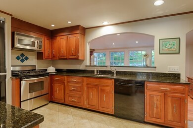19 Thackeray Rd, Wellesley Hills, MA 02481 - photo 6