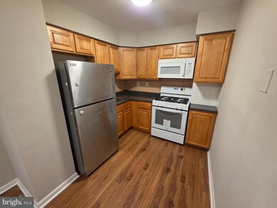 3921 Lankenau Ave unit 2F, Philadelphia, PA 19131 - photo 2