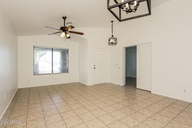 026-photo-dining-room-13623879