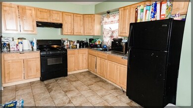 18841 Cedar Ct, Country Club Hills, IL 60478 - photo 2