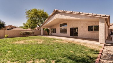2283 E Torrey Pines Pl-27