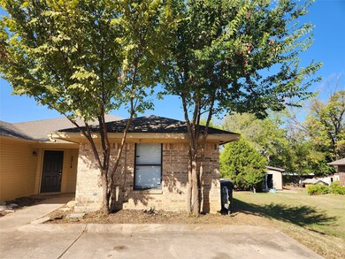 2212 Bernard St unit 22, Denton, TX 76205 - photo 2