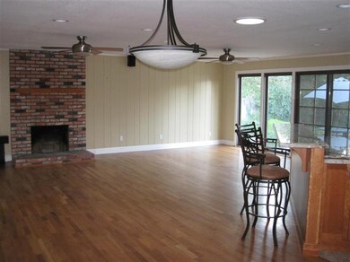 Living Room / Dining area