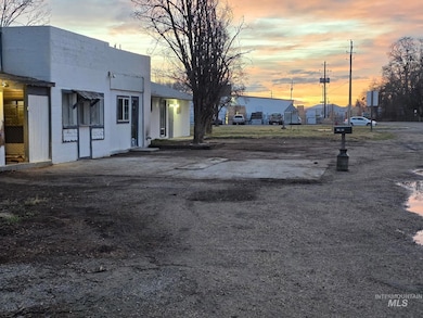 321 Southeast Ave, New Plymouth, ID 83655 - photo 4