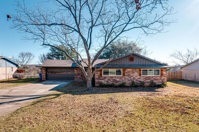 904 Deleon St, Denison, TX 75020 - photo 2