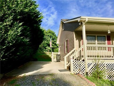 16 Ramona Dr, Leicester, NC 28748 - photo 4