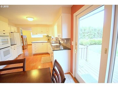 1094 President St, Eugene, OR 97401 - photo 7