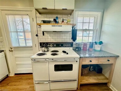 2115 Maple St, Greensboro, NC 27405 - photo 6