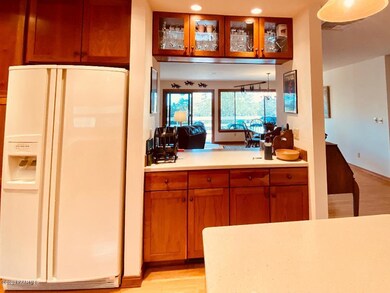 1032 Hyaland Kitchen passthrough