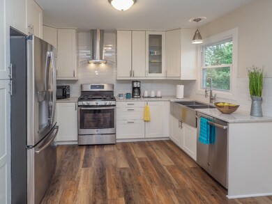 602 Marsh Rd-205