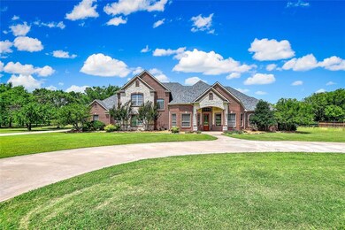 Nice Size Circle Drive welcomes you In