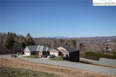 405 Whitmore St SE, Lenoir, NC 28645 - photo 4