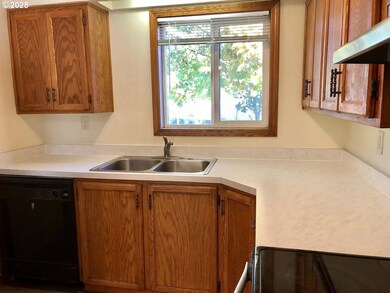 3215 Pheasant Blvd, Springfield, OR 97477 - photo 6