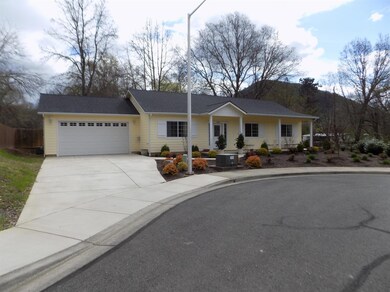 103 Brolin Ct, Rogue River, OR 97537 - photo 3