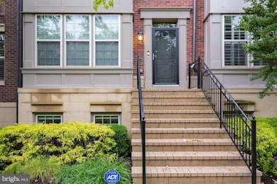 603 Overlook Park Dr, Oxon Hill, MD 20745 - photo 2