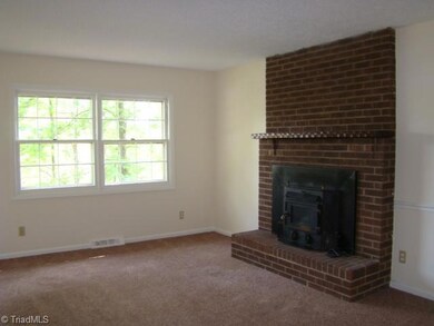 1070 Cliffwood Dr, Asheboro, NC 27205 - photo 3