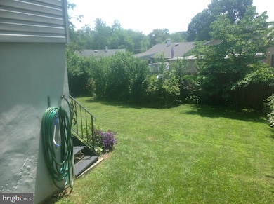 1205 Highwood Rd, Rockville, MD 20851 - photo 4