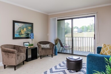005-Living_Room-2875892-large