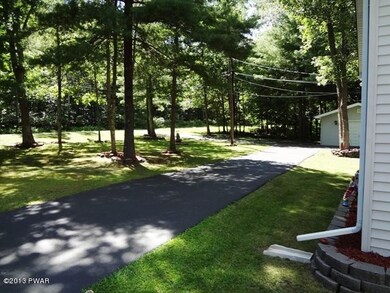 121 Clubhouse Dr, Hawley, PA 18428 - photo 6