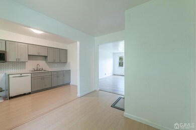 14 York Dr unit 4B, Edison, NJ 08817 - photo 4