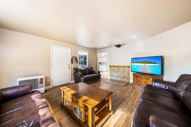 10159 Salmon Creek Rd, Redding, CA 96003 - photo 5