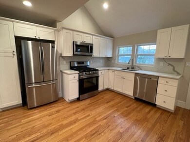 121 Washington St unit 2, Wellesley Hills, MA 02481 - photo 3