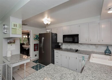 1520 Fairlane Dr, Bettendorf, IA 52722 - photo 6