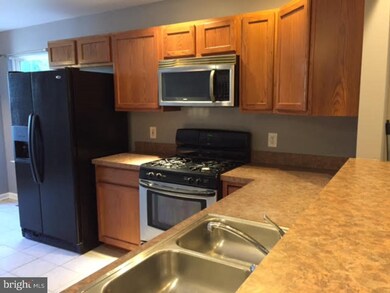 512 Thomas Cir, Norristown, PA 19401 - photo 6