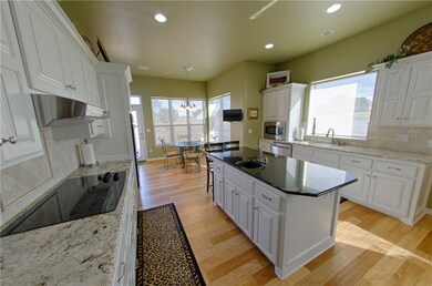 Where does one start, a perfect kitchen, need I sa