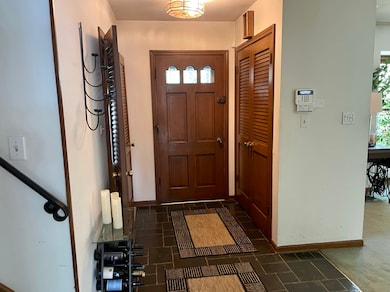 3907 Carousel Dr, Northbrook, IL 60062 - photo 3