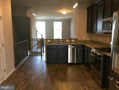 410 Woodstream Cir, Stafford, VA 22556 - photo 2