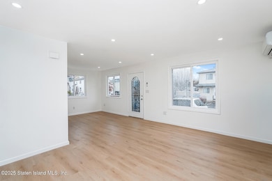 233 Mosel Ave, Staten Island, NY 10304 - photo 4