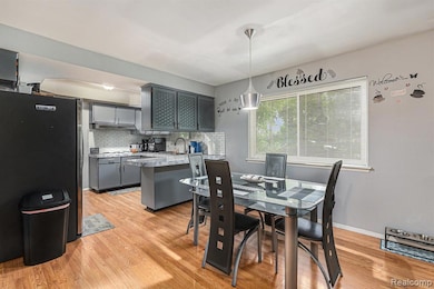 32058 Aline Dr, Warren, MI 48093 - photo 6