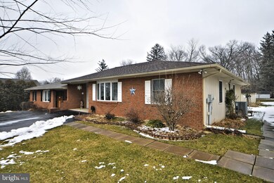 403 S Oak St, Emmaus, PA 18049 - photo 2