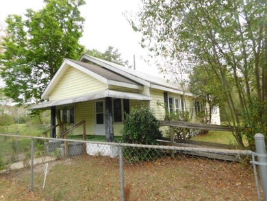 807 N Thomas St, Fitzgerald, GA 31750 - photo 3