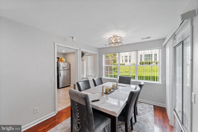 8242 Catbird Cir unit 101, Lorton, VA 22079 - photo 7