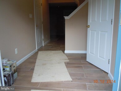 2527 Banshire Dr, Herndon, VA 20171 - photo 3