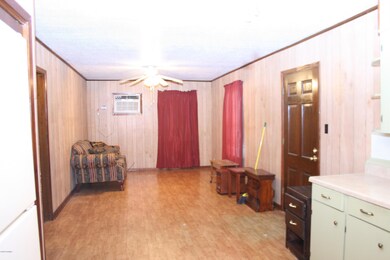 731 N Severin 002