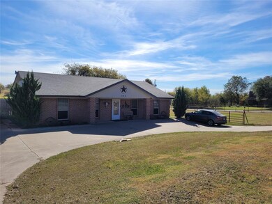 202 Beaudelaire Dr, Weatherford, TX 76087 - photo 2