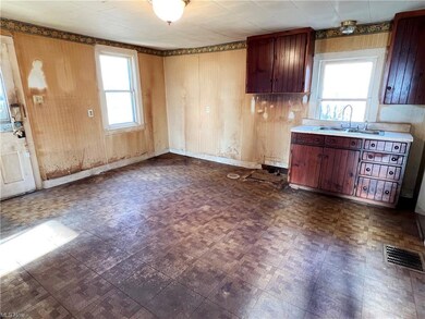 856 W Nimisila Rd, Akron, OH 44319 - photo 6