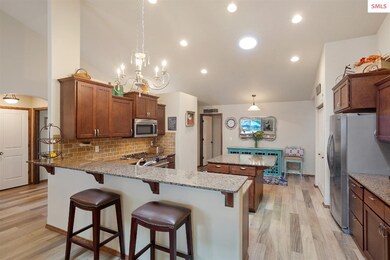 Granite counters, breakfast bar, and Island round 