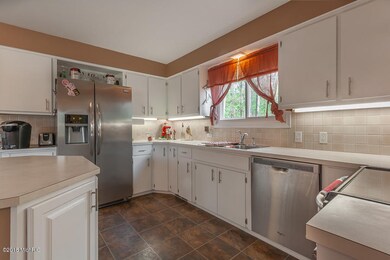 5102 Wembley Ct SW, Wyoming, MI 49509 - photo 5