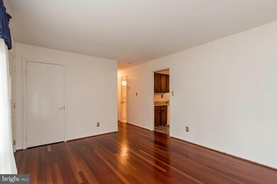 177 Martin Dr, Manassas Park, VA 20111 - photo 4