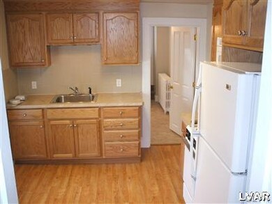 210 Mauch Chunk St, Nazareth, PA 18064 - photo 3