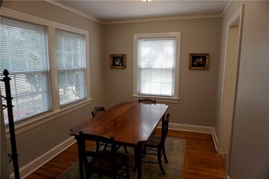The dining room is separate and smart. Oak hardwoo